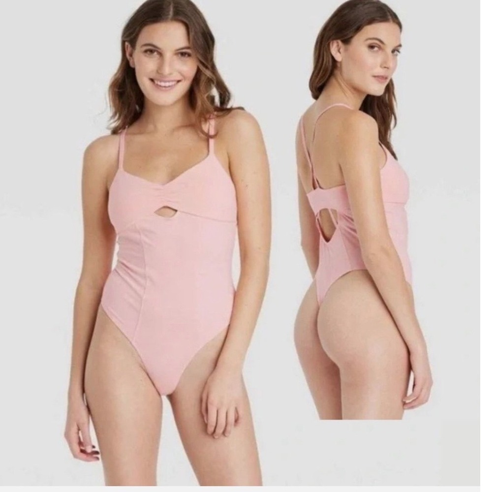 Colsie Bodysuit Womens Small Pink Keyhole Cutout Cross Back Thong Snap‎ Closure